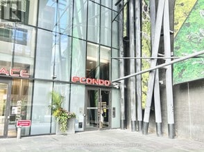 8 Eglinton Ave E in Toronto, ON - Building Photo - Building Photo