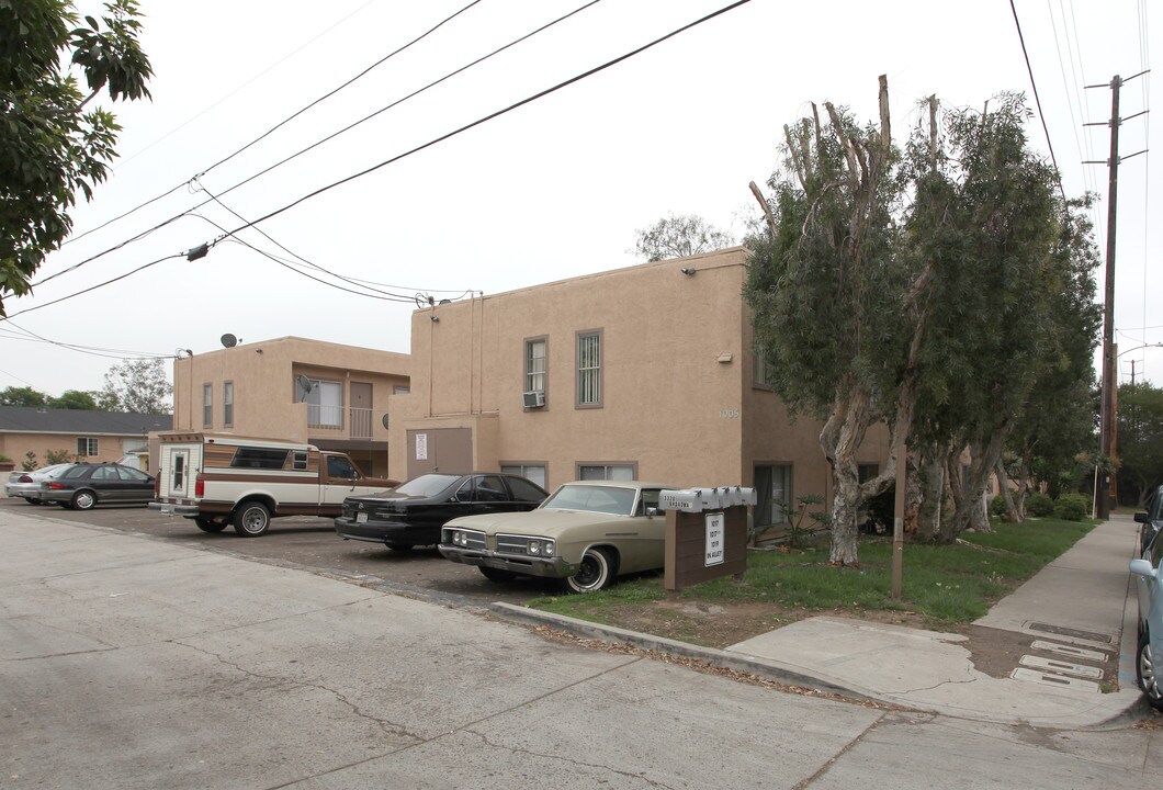 Marquis Apartments in San Diego, CA - Building Photo