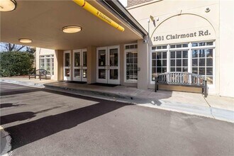 1501 Clairmont Rd in Decatur, GA - Building Photo - Building Photo