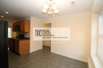 4 Waverly Dr in Dover, NH - Building Photo - Building Photo