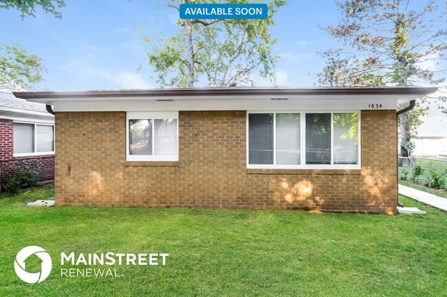 property at 1634 N Goodlet Ave