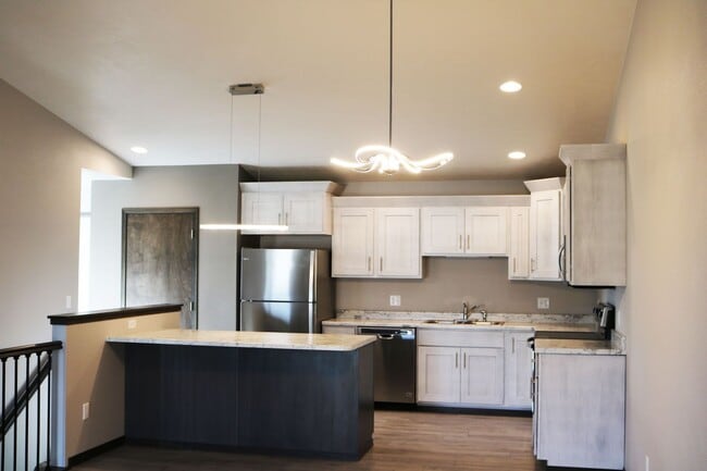 property at 3616 S Outfield Cir