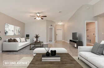 1576 Summit Rd in Palm Bay, FL - Foto de edificio - Building Photo