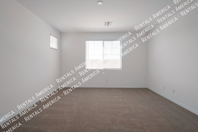 23015 E Starflower Dr in Queen Creek, AZ - Foto de edificio - Building Photo