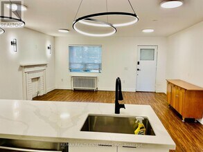 257-257 High Park Ave in Toronto, ON - Building Photo - Building Photo