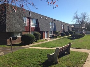 Tomlinson Court Apartments in Philadelphia, PA - Building Photo - Building Photo