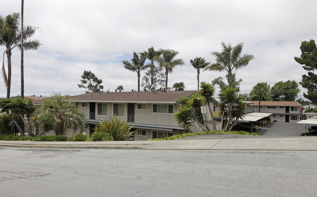 Fairmount Palms in San Leandro, CA - Foto de edificio - Building Photo