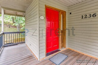 1236 SW 58th Ave in Portland, OR - Building Photo - Building Photo