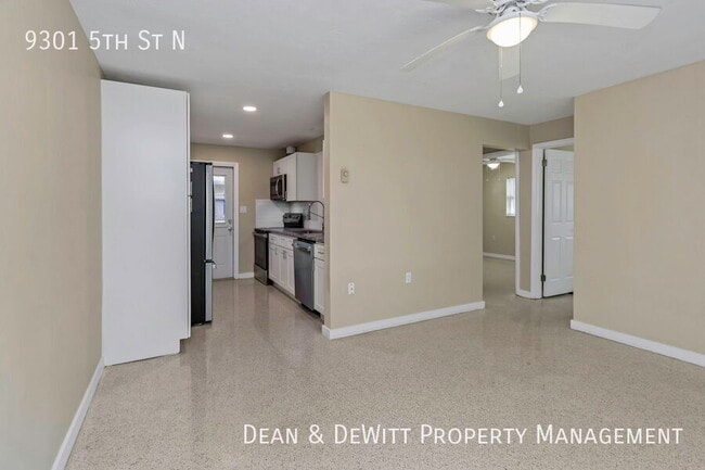 9301 5th St N in St. Petersburg, FL - Building Photo - Building Photo