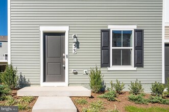 33 BROOKFIELD Mews in Ranson, WV - Building Photo - Building Photo