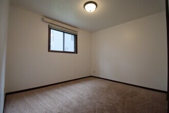 803 8th St N, Unit 4 in Fargo, ND - Building Photo - Building Photo