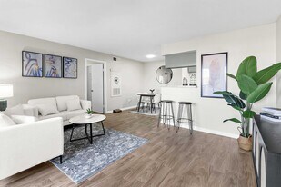 Sonoma Apartments in Houston, TX - Building Photo