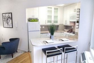 Kips Bay Court in New York, NY - Building Photo - Building Photo