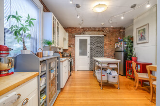 54 Harvard St in Brookline, MA - Foto de edificio - Building Photo