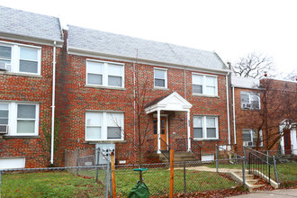 1255 Raum St NE in Washington, DC - Building Photo - Building Photo