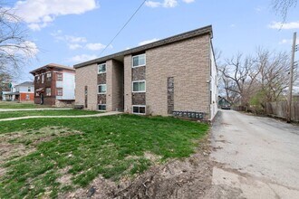 GRAND TOWERS in Kansas City, MO - Building Photo - Building Photo