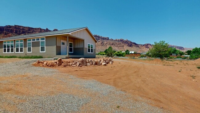property at 2070 Starbuck Ln