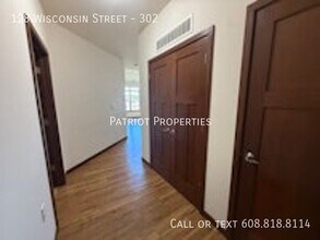 128 Wisconsin St in West Bend, WI - Building Photo - Building Photo