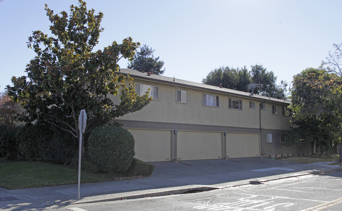 1500 Alameda Ave in Alameda, CA - Building Photo