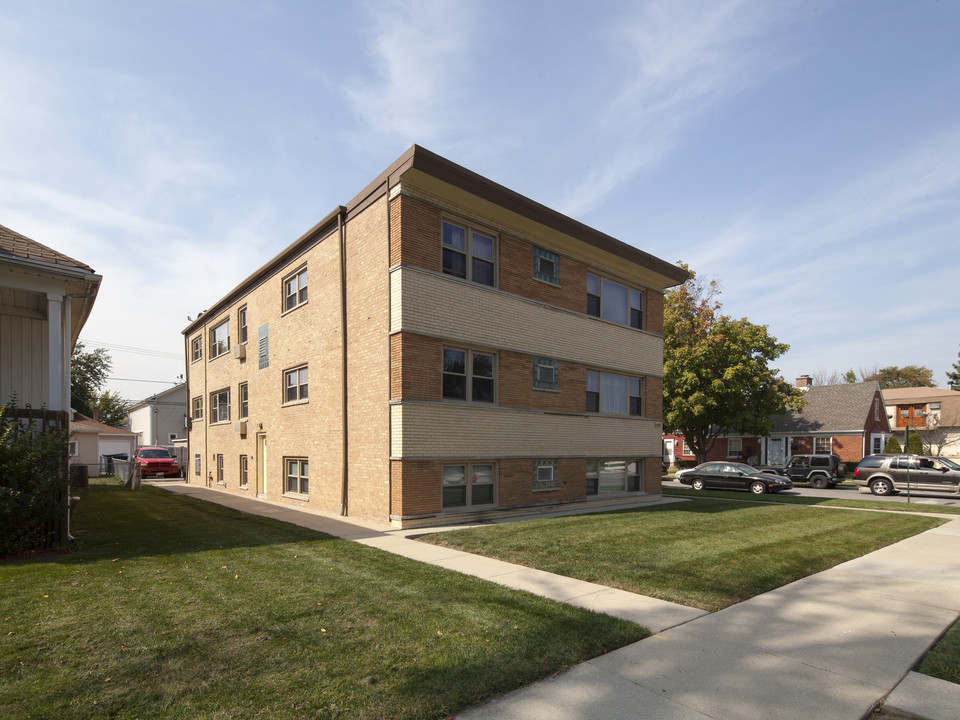 2646 N 75th Ave in Elmwood Park, IL - Building Photo