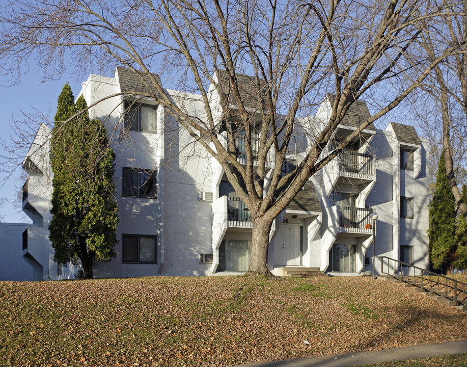 Riverview Apartments in St. Cloud, MN - Building Photo