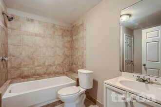 1534 Hayden Mill Way in Lawrenceville, GA - Foto de edificio - Building Photo