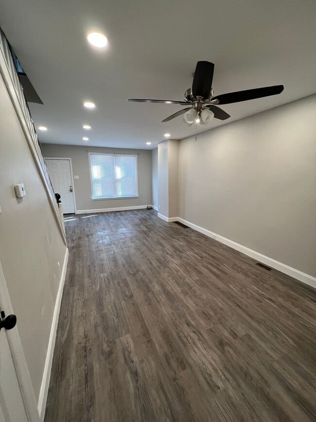 1530 S Bailey St in Philadelphia, PA - Foto de edificio - Building Photo