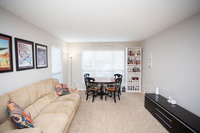 33 Cypress Point Ct in Blackwood, NJ - Foto de edificio - Building Photo