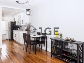 270 NE 191st St in Miami, FL - Building Photo - Building Photo