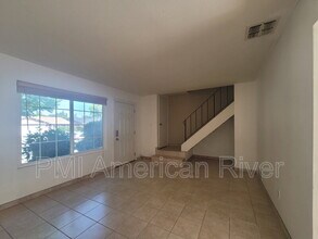 8800 Sawtelle Way in Sacramento, CA - Building Photo - Building Photo