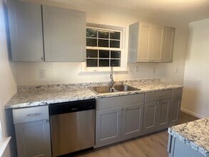 1616 Summerwoods Cir in Griffin, GA - Building Photo - Building Photo
