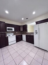 5447 NW 90th Terrace in Sunrise, FL - Building Photo - Building Photo