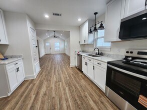 521 LANDING Ave in Florala, AL - Building Photo - Building Photo