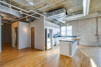 2000 Arapahoe St, Unit 1130 in Denver, CO - Building Photo - Building Photo