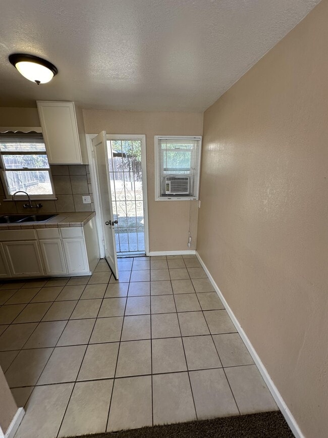 3340 Riverview Dr in Riverside, CA - Building Photo - Building Photo