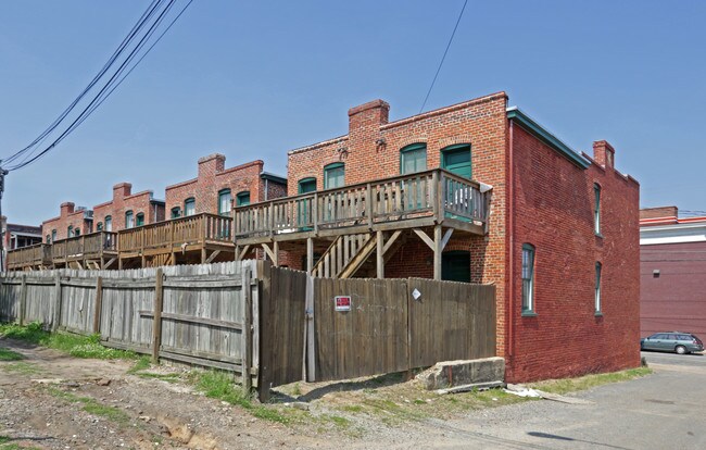 813-825 Bowe St in Richmond, VA - Foto de edificio - Building Photo