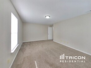 824 Streamside Dr in Greenfield, IN - Building Photo - Building Photo