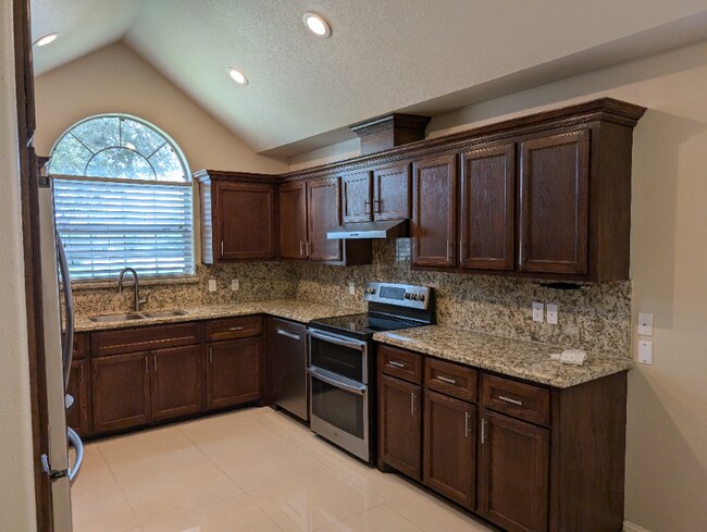 2401 E 27th St in Mission, TX - Foto de edificio - Building Photo