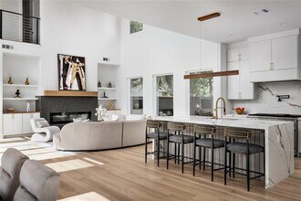 2002 Angelina Dr in Dallas, TX - Building Photo - Building Photo