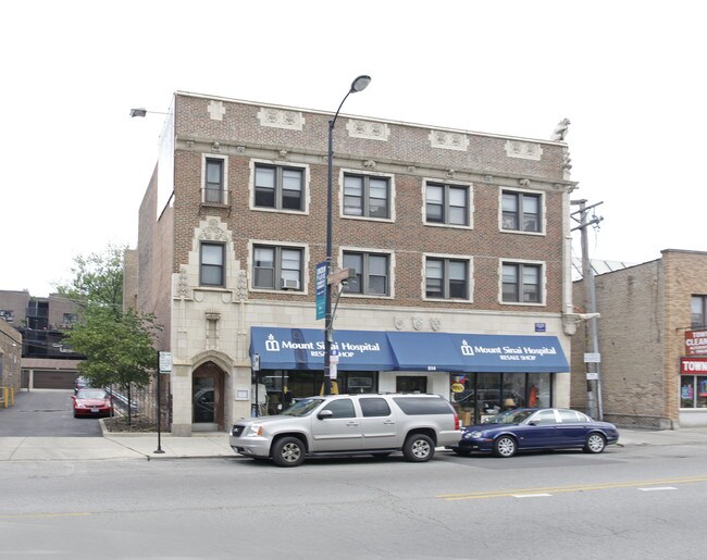 814 W Diversey Pky in Chicago, IL - Building Photo - Building Photo