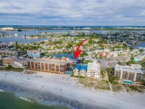 13711 Gulf Blvd in Madeira Beach, FL - Building Photo - Building Photo