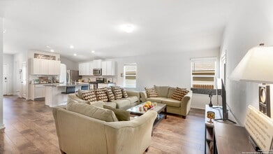 6828 Kingsley Edge in San Antonio, TX - Building Photo - Building Photo