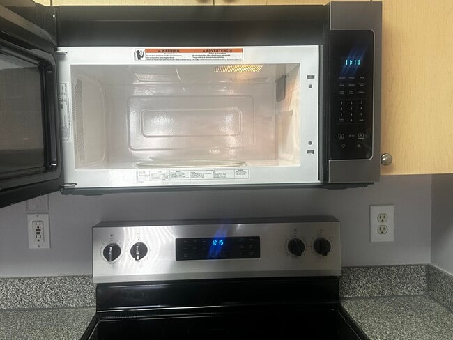 3615 NW Mediterranean Ln in Jensen Beach, FL - Building Photo - Building Photo