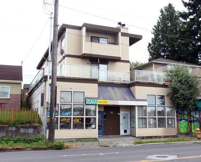 Greenwood Apartments in Seattle, WA - Foto de edificio - Building Photo