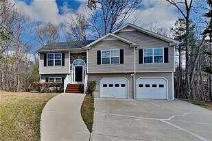 178 Colton Dr in Dallas, GA - Building Photo