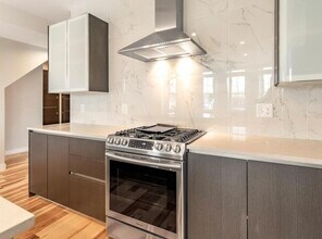 39 Lexington St in Boston, MA - Building Photo - Building Photo