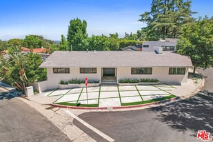 4166 Crisp Canyon Rd in Los Angeles, CA - Building Photo