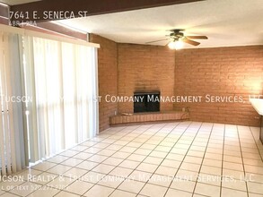 7641 E Seneca St in Tucson, AZ - Foto de edificio - Building Photo