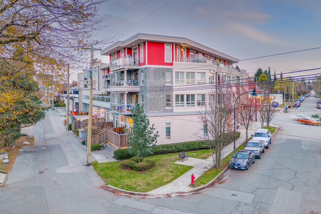 Charm - Condos in Vancouver, BC - Building Photo - Building Photo