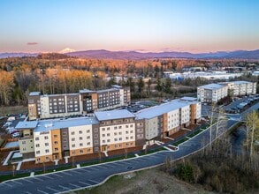 Celestia in Bellingham, WA - Foto de edificio - Building Photo